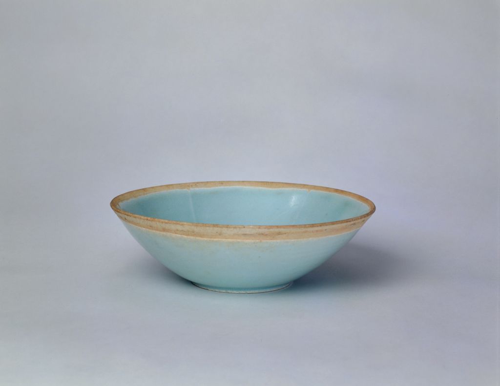 图片[1]-Jingdezhen Kiln Green and White Glazed Pisces Bowl-China Archive